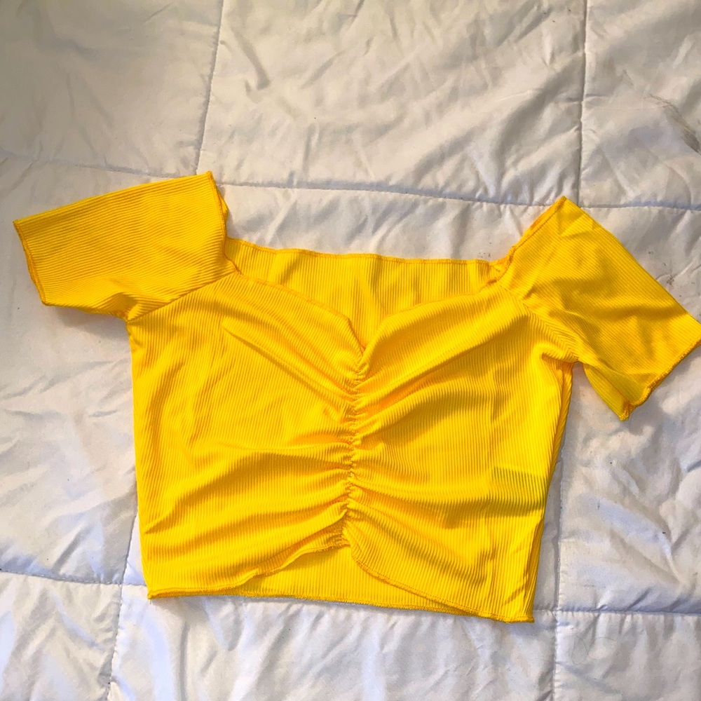 Off the shoulder ruched crop top